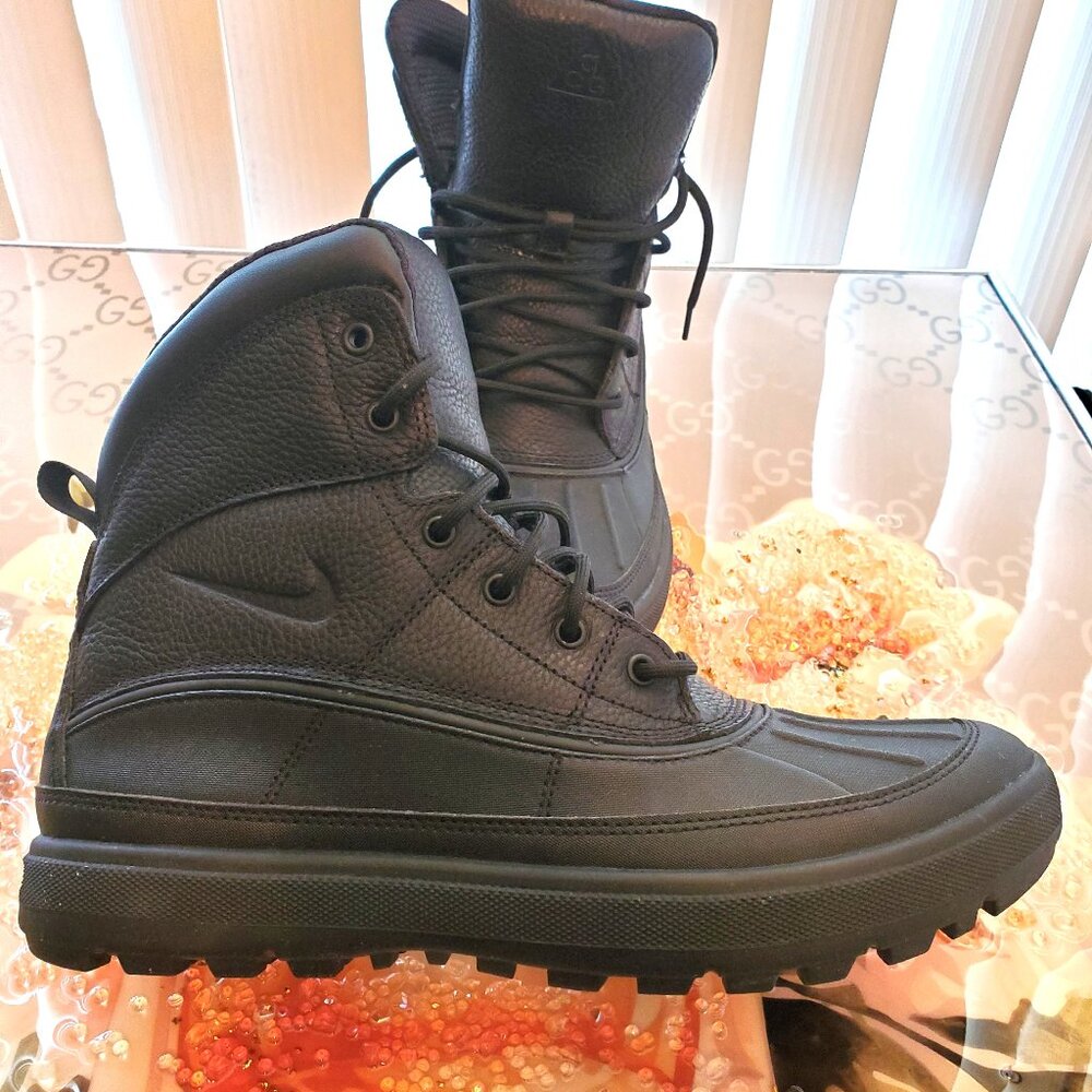 Nike ACG Woodside 2 “rubber ducky” boot